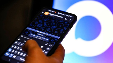 "MAX полностью закрывает весь функционал, который был реализован через WhatsApp*: там есть чаты, групповые вызовы и видеозвонки"