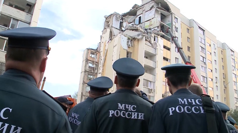 Под завалами рухнувшего подъезда в Саратове могут находиться до 10 человек