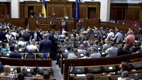 Зеленский не смог защитить своих соратников-коррупционеров с золотыми унитазами