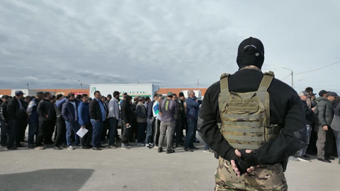 На рынке под Новосибирском прошел рейд по выявлению нелегалов