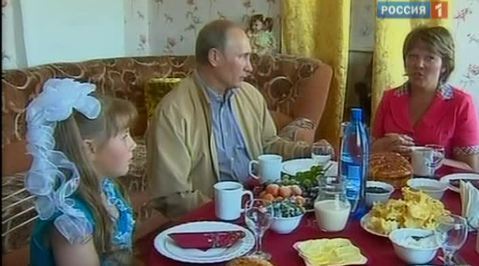 Премьер навестил в Бурятии Дашу Варфоломееву