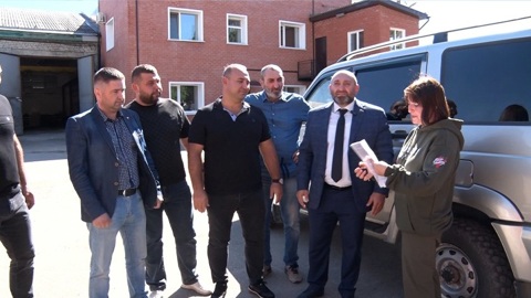 Автомобили для амурских бойцов в зоне СВО передали представители местного отделения Союза армян России
