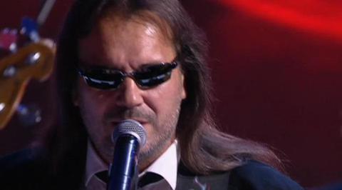 Эфир от 26.10.2014. Группа "Цветы" с песней "Жить без тебя"