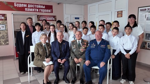 Урок мужества провели для тюменских шестиклассников