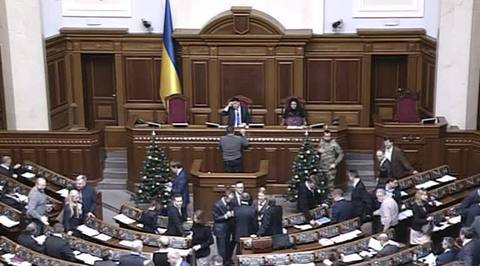 В Раде споры о бюджете: Порошенко грозит своим, Яценюк грозит отставкой