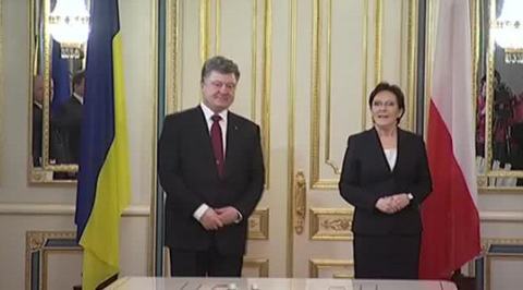 Полутонные бомбы и "Грады" на жителей юго-востока