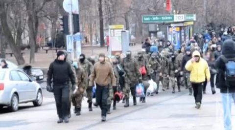 Полутонные бомбы и "Грады" на жителей юго-востока