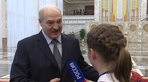 Лукашенко о бессонной минской ночи: кофе пили ведрами, спиртное не пили