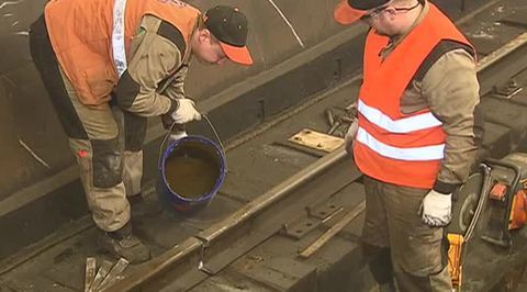 Четыре станции оранжевой ветки метро закрыли на ремонт