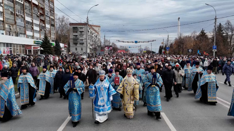 Крестный ход с Казанской иконой Божией Матери