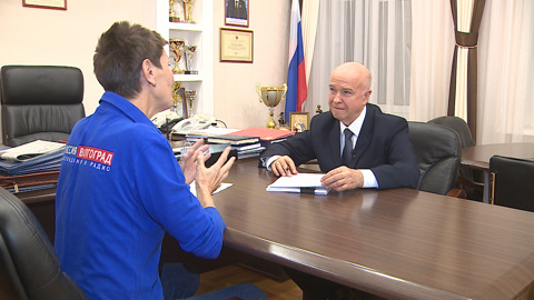 Глава Новоаннинского района рассказал об урожае, ремонте дорог, обновлении школ и больниц