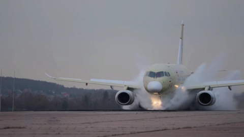 Импортозамещенный Superjet прошел испытание водой