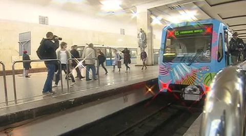 В московском метро начал курсировать поезд, расписанный по эскизу школьника