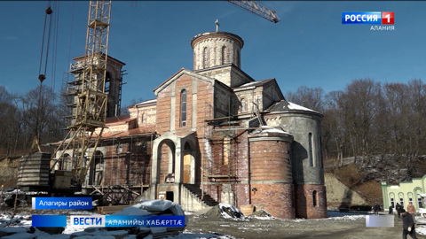 Сылгоймæгты Алайнаг моладзандоны кæрты аразынц стыр аргъуан
