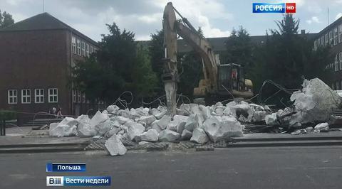 Варварство: в Пальмире и Польше уничтожают памятники