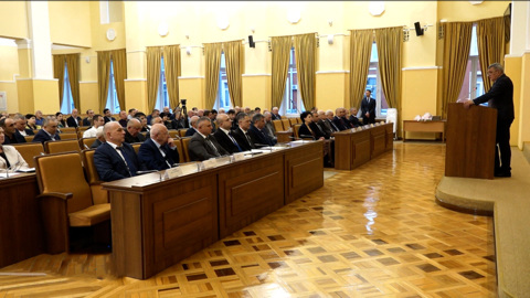 Глава республики Сергей Меняйло провел встречу с руководителями органов местного самоуправления муниципальных образований