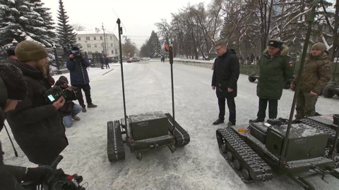 Девять наземных робототехнических комплексов отправили на СВО из Челябинска