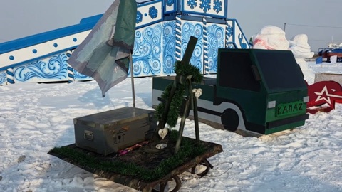 "Чудо-сани": военнослужащие Белогорска смастерили зимний детский транспорт