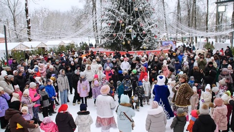 Большой новогодний праздник прошёл в Людинове