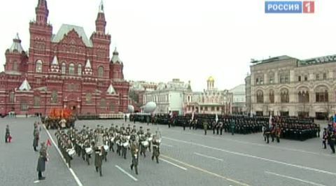 Исторический парад  прошел в Москве и Самаре