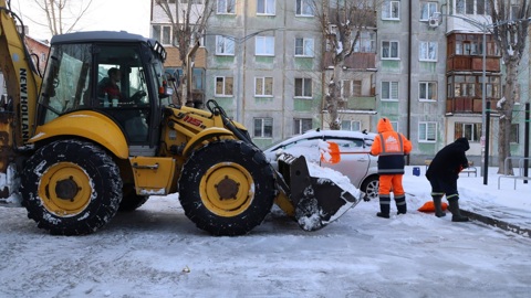 Уборка тюменских дворов и улиц от снега ведется в усиленном режиме
