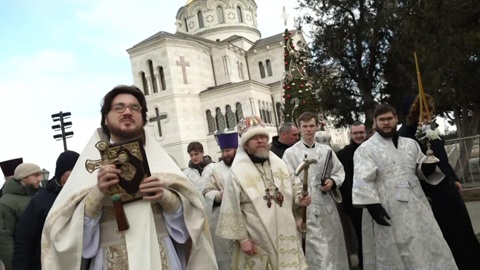 В Херсонесе верующие окунулись в реку Героон