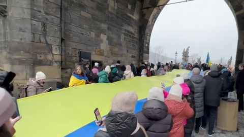 Чешский политик Окамура назвал провокацией 30-метровый флаг Украины в центре Праги
