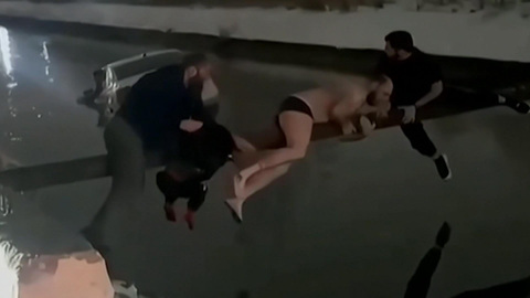 В Дагестане прохожие спасли ребенка из тонущей машины