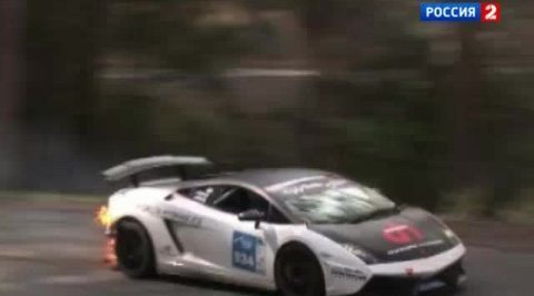 Пилоты горящего Lamborghini завершили гонку победой