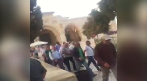 В иерусалимской мечети Аль-Акса произошла перестрелка