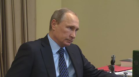 Президент России отправил в отставку восемь силовиков