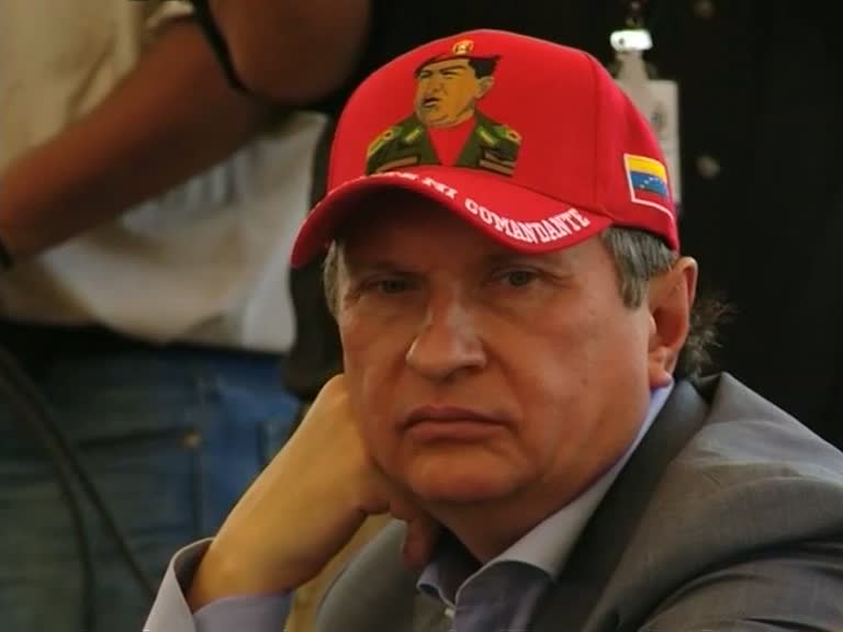 Сечин получает около 20 миллионов в месяц