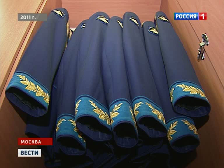 Форменный откат: шинели от Юдашкина отправят в отставку