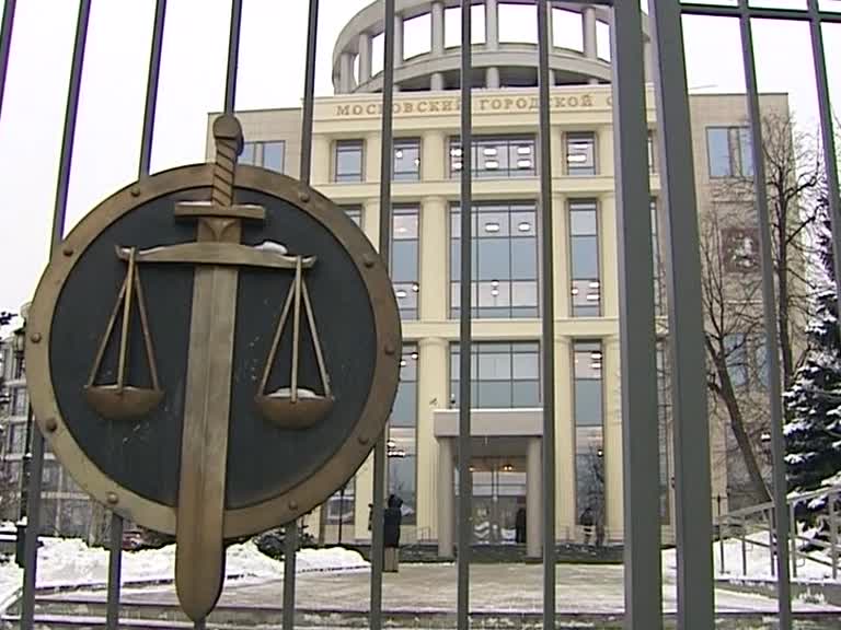 Семья Политковской требует взыскать с Павлюченкова 10 миллионов