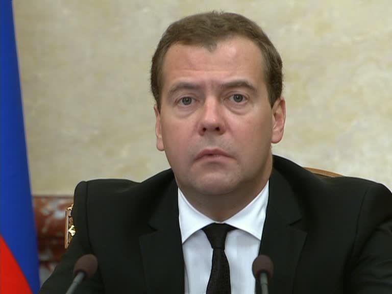 Медведев назвал сбалансированность пенсионной системы приоритетом для бюджета