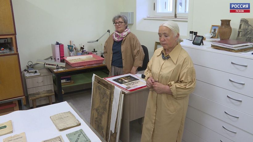 Реставраторы восстанавливают ценные документы, поврежденные при пожаре в усадьбе Римского-Корсакова