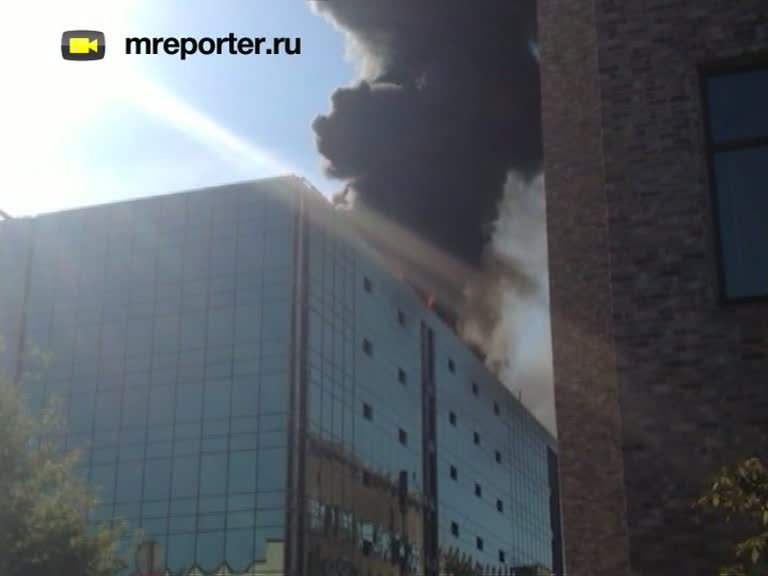 В Москве горела стройка рядом с бизнес-центром