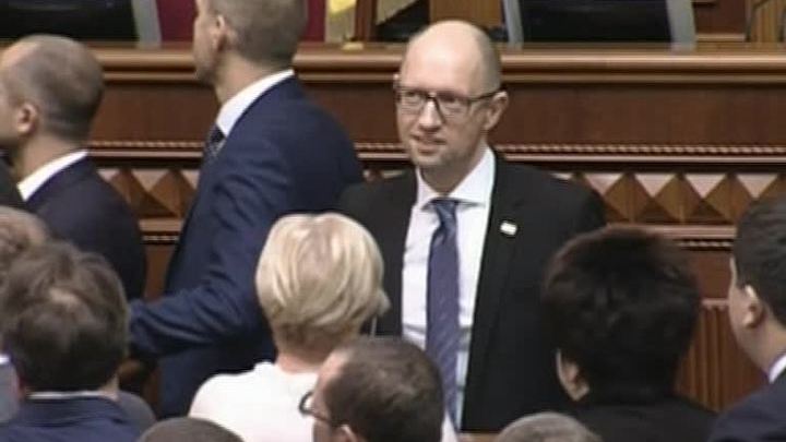Яценюк раздора: премьер прокомментировал драку "дебилов"-депутатов