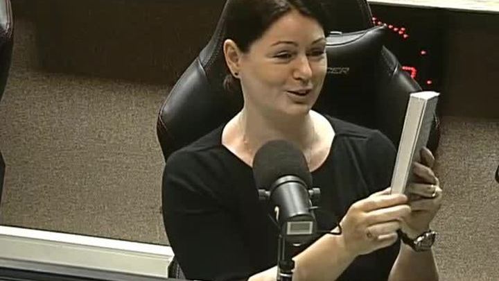 Новинки издательства АСТ: "Лавка дурных снов";  "Добро пожаловать в Найт-Вейл"; "По ее следам"; "Правда и другая ложь"; «Девушка в поезде»;  "Думай медленно… решай быстро"; "Мир льда и пламени"