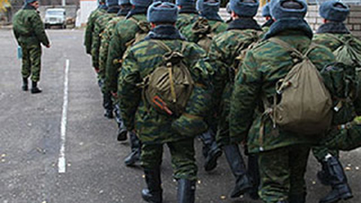 Доля контрактников в российской армии будет определена опытным путем