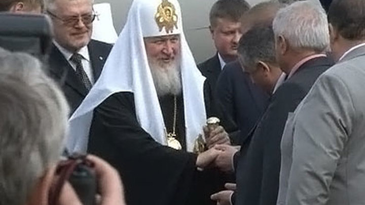Патриарх Кирилл молится за государства, пострадавшие от наводнения
