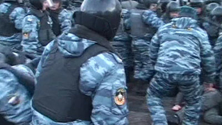 ОМОНовцы избили 19 человек в придорожном кафе в Тюменской области