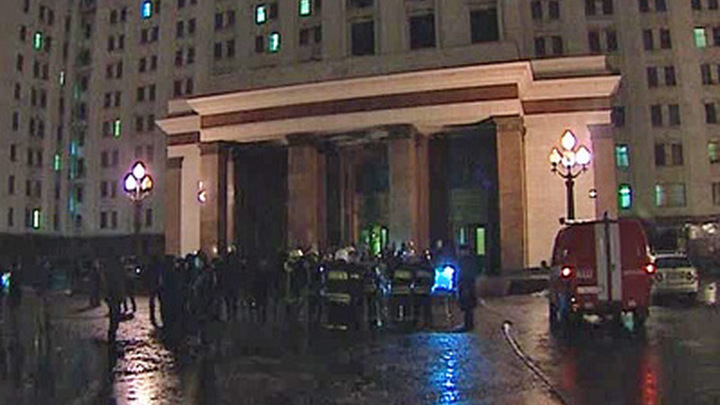 В здании МГУ на Воробьевых горах произошел пожар