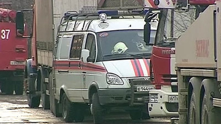 Вокруг обрушившегося здания царит атмосфера таинственности