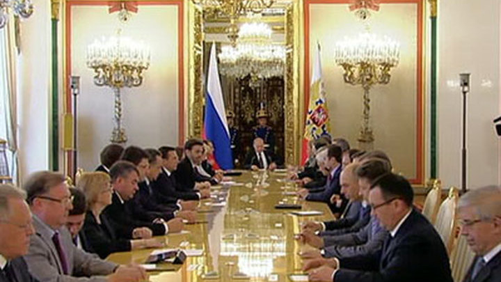 Путин: расходы на образование, науку и инфраструктуру останутся в приоритете