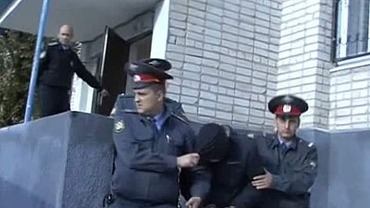Курсант дает признательные показания в убийстве семьи сотрудника ФСКН