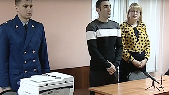 Осужденный за взятку полицейский сбежал из зала суда во время оглашения приговора