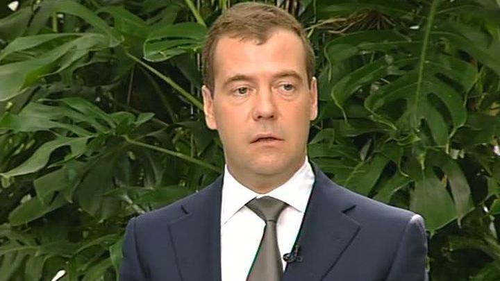 Медведев предлагает привлекать бизнесменов к управлению вузами