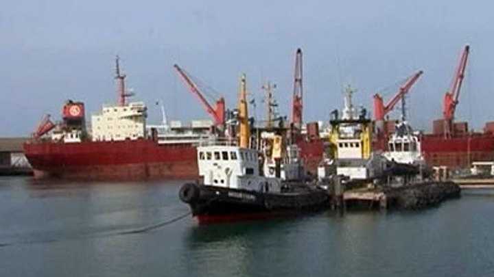 На выручку захваченным пиратами российским морякам направят авиацию