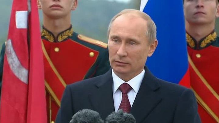 Путин возложил венок к памятнику героям Бородино